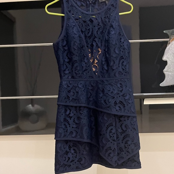 BCBG Hannah scroll lace dress - Picture 7 of 8